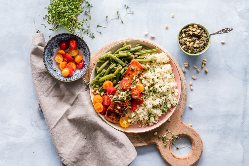 10 ways to implement HEALTHY EATING HABITS to your lifestyle!